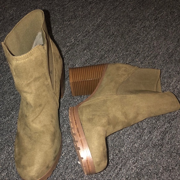 Ankle Boot - Picture 5 of 5